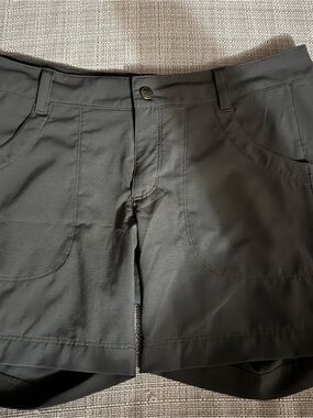 Patagonia Women’s Black Hybrid Active Shorts with Front Pockets